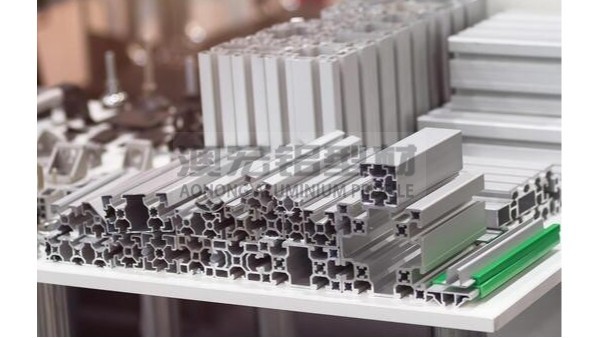 還在為笨重與高耗能買單？鋁材“輕時(shí)代”已按下加速鍵