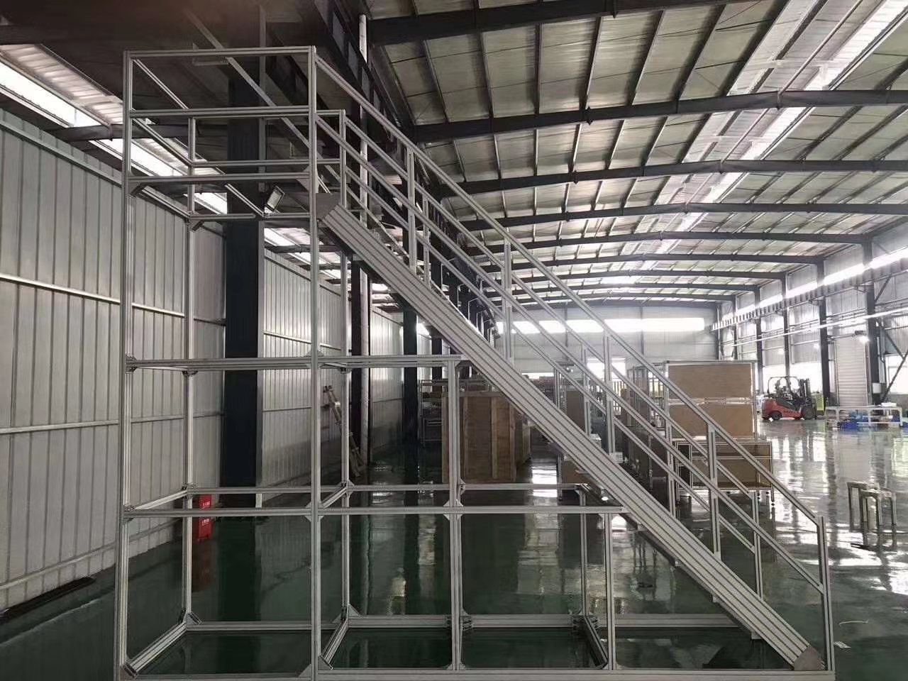 倉(cāng)儲(chǔ)物流設(shè)備為何偏愛鋁型材框架？