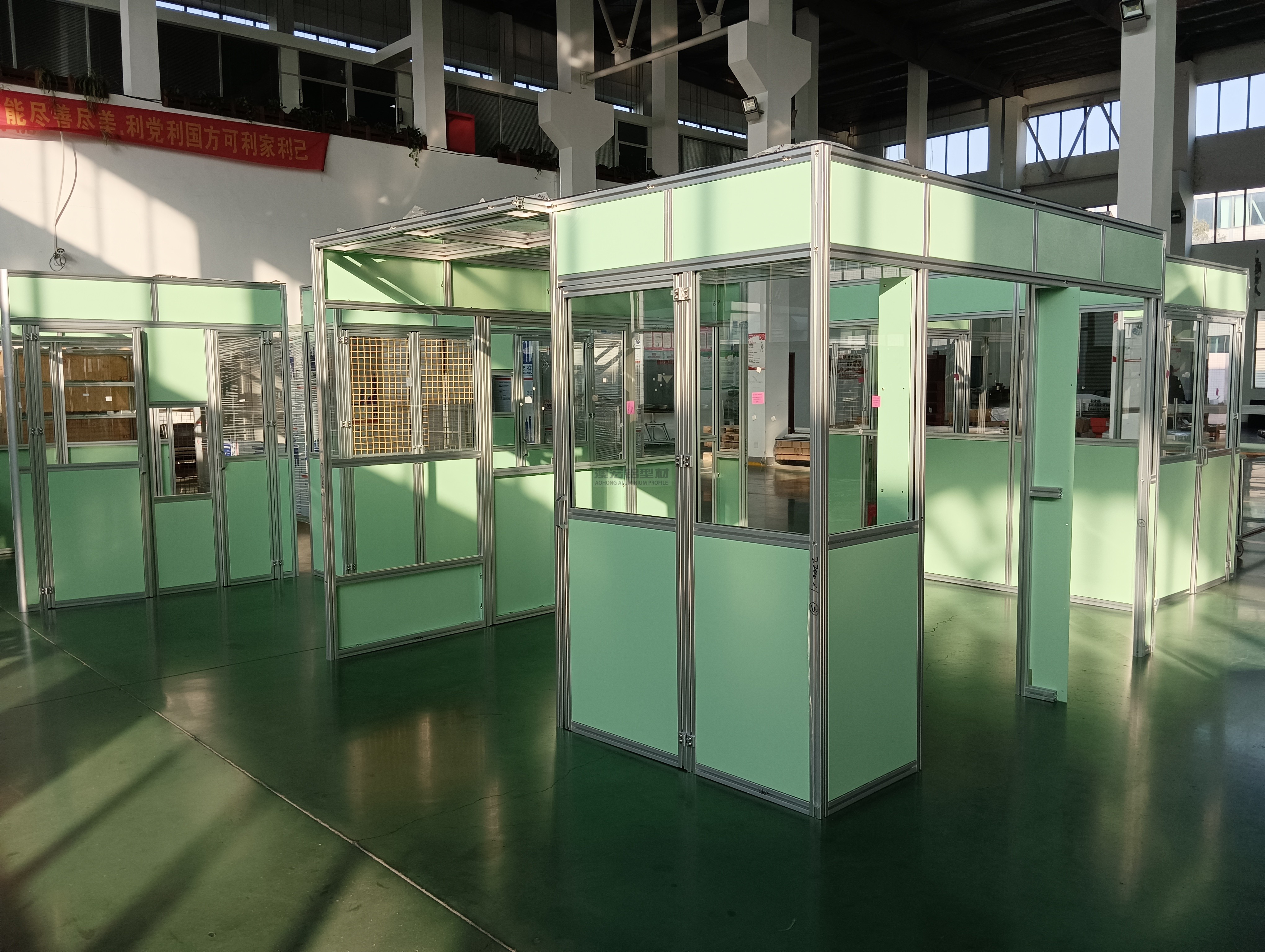 車(chē)間“定制防護(hù)艙”：4545鋁型材設(shè)備防護(hù)罩的落地細(xì)節(jié)